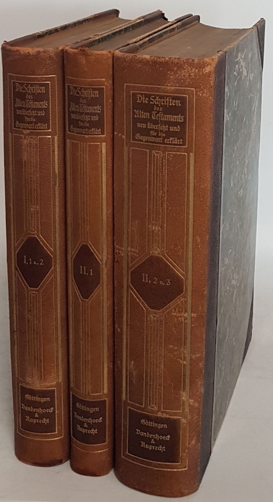 Die Schriften des Alten Testaments (3 Bände) - Bd.I,1-2: Die Sagen des Alten Testaments: Die Urgeschichte und die Patriarchen (Das erste Buch Mosis)/ Die Anfänge Israels (Von 2. Mosis bis Richter und Ruth/ Bd.II,1-3: Prophetismus und Gesetzgebung des A.T. im Zusammenhange d. Gesch. Israels: Die älteste Geschichtsschreibung und Prophetie Israels/ Die großen Propheten/ Das Judentum