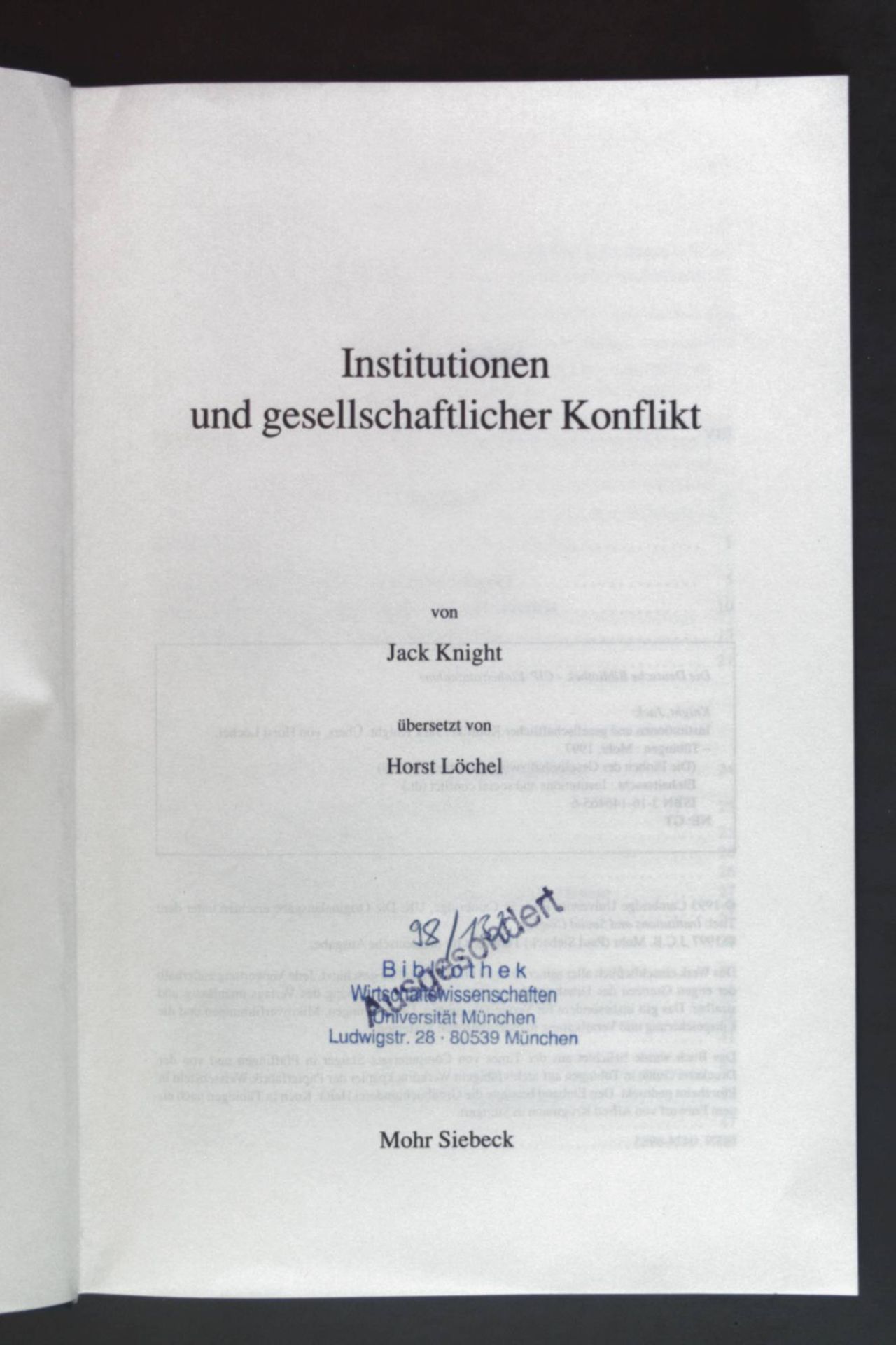 Institutionen und gesellschaftlicher Konflikt