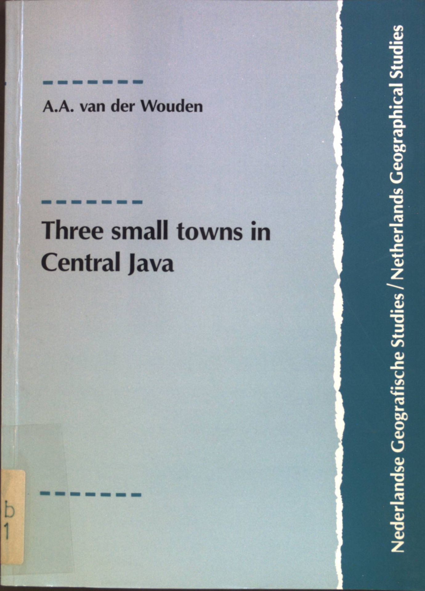 Three small towns in Central Java. A comparative study of their economic structure and regional importance