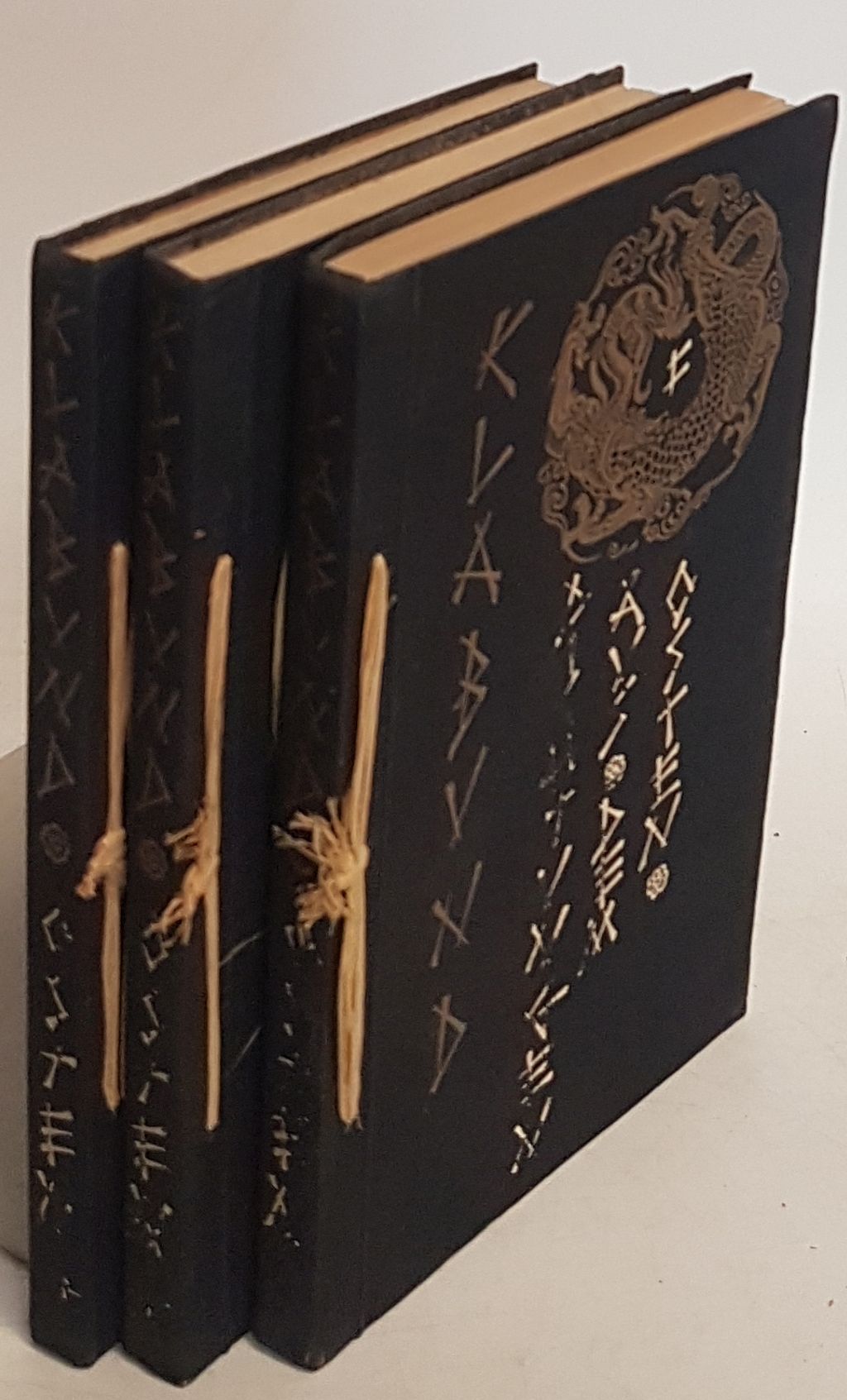 Klabund: Dichtungen aus dem Osten (3 Bände KOMPLETT) Bd.I: China. Der Kreidekreis. Spiel in fünf Akten/ Bd.II: China. Chinesische Lyrik/ Bd.III: Japan. Das Kirschblütenfest. Spiel nach dem Japanischen. Die Geisha O-Sen. Japanische Lyrik