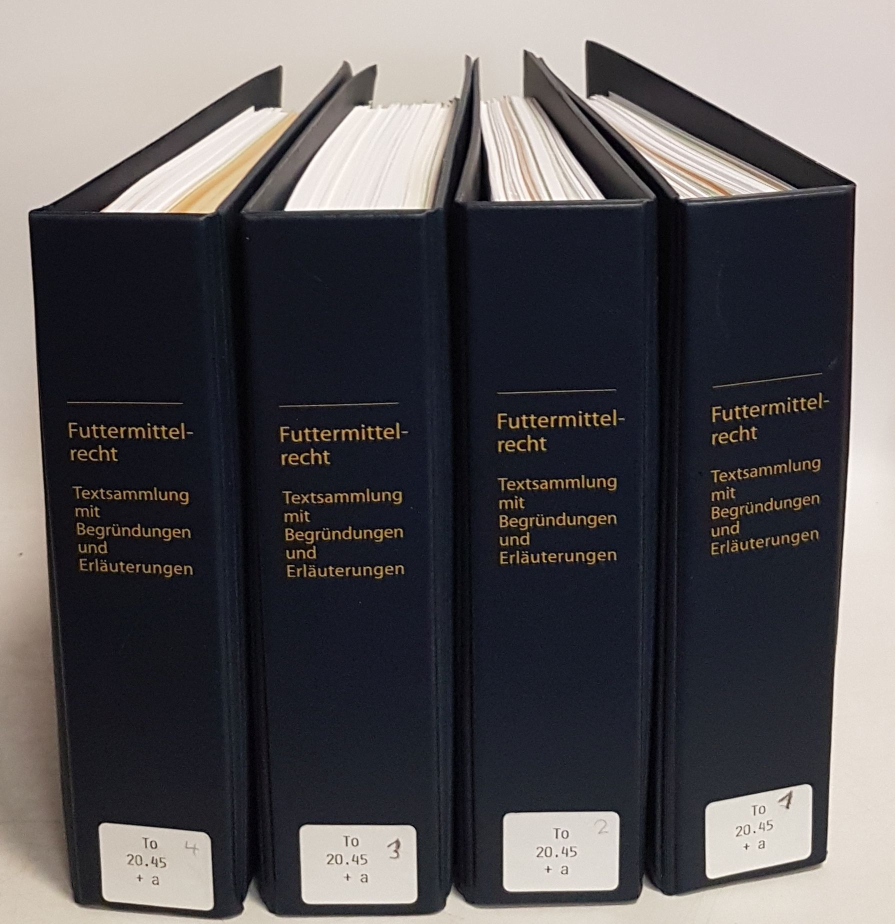 Futtermittelrecht. Mit einschlägigen Bestimmungen, Bundesgesetzen, Verordnungen, Erlassen und Recht der Europäischen Gemeinschaften. Textsammlung mit Begründung und Erläuterungen: Grundwerk bis 41. Erg.Lfg./ 23. Erg.Lfg. zur 2. Auflage: Stand Mai 2010 (4 Ordner KOMPLETT)