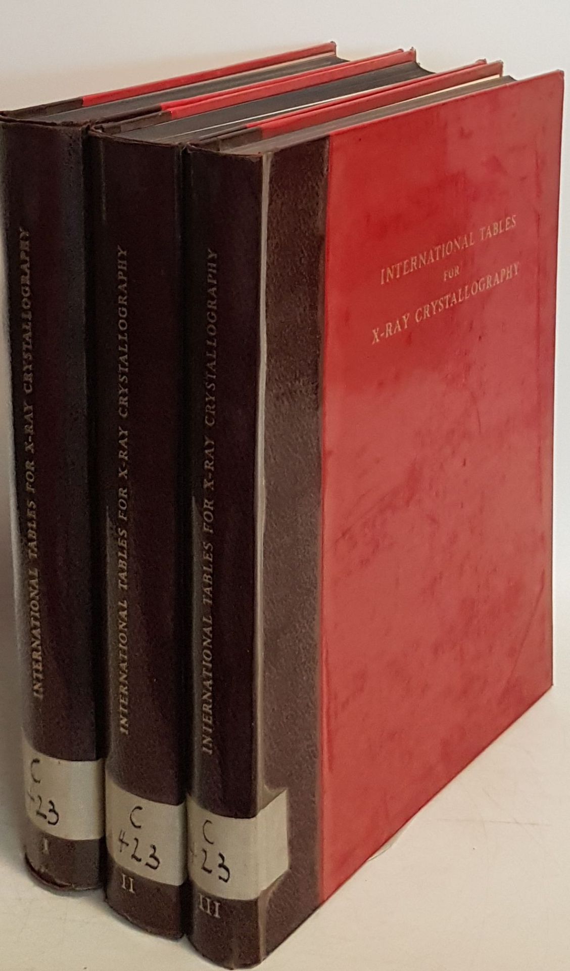 International Tables for X-Ray Crystallography (3 vols./ 3 Bände KOMPLETT) - Vol.I: Symmetry Groups/ Vol.II: Mathematical Tables/ Vol.III: Physical and Chemical Tables
