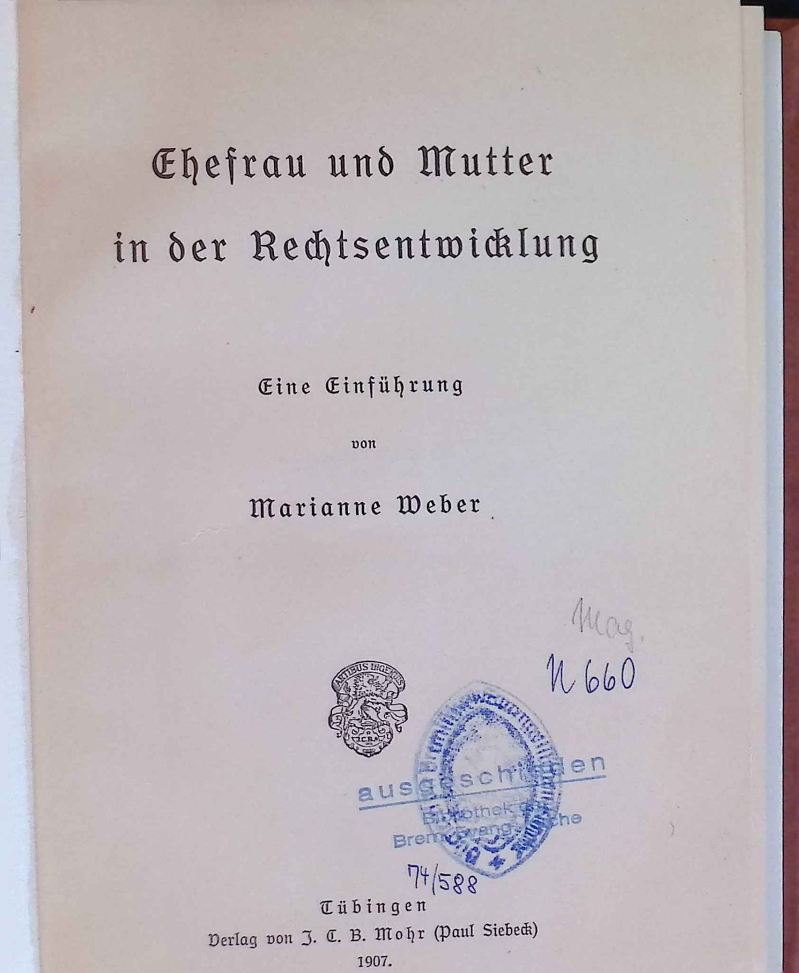 Ehefrau und Mutter in der Rechtsentwicklung : eine Einf