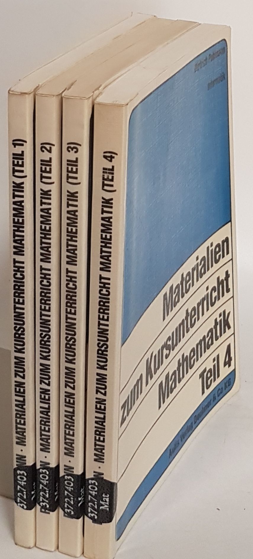 Materialien zum Kursunterricht Mathematik (4 Teile KOMPLETT) - Teil 1: Analysis: lineare Algebra/analytische Geometrie/ Teil 2: Stochastik/ Teil 3: Vermischtes mit Algorithmen/ Informatik/ Aufgabenvorschläge für die Mündliche Abiturprüfung/ Teil 4: Informatik