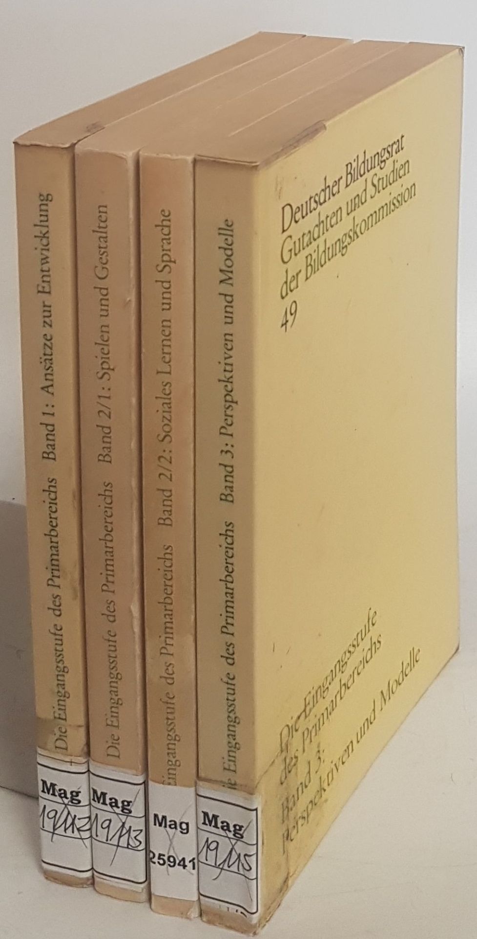 Die Eingangsstufe des Primarbereichs (3 Bände KOMPLETT in 4 Teilen) - Bd.1: Ansätze zur Entwicklung/ Bd.2,1: Spielen und Gestalten/ Bd.2,2: Soziales Lernen und Sprache/ Bd.3: Perspektiven und Modelle