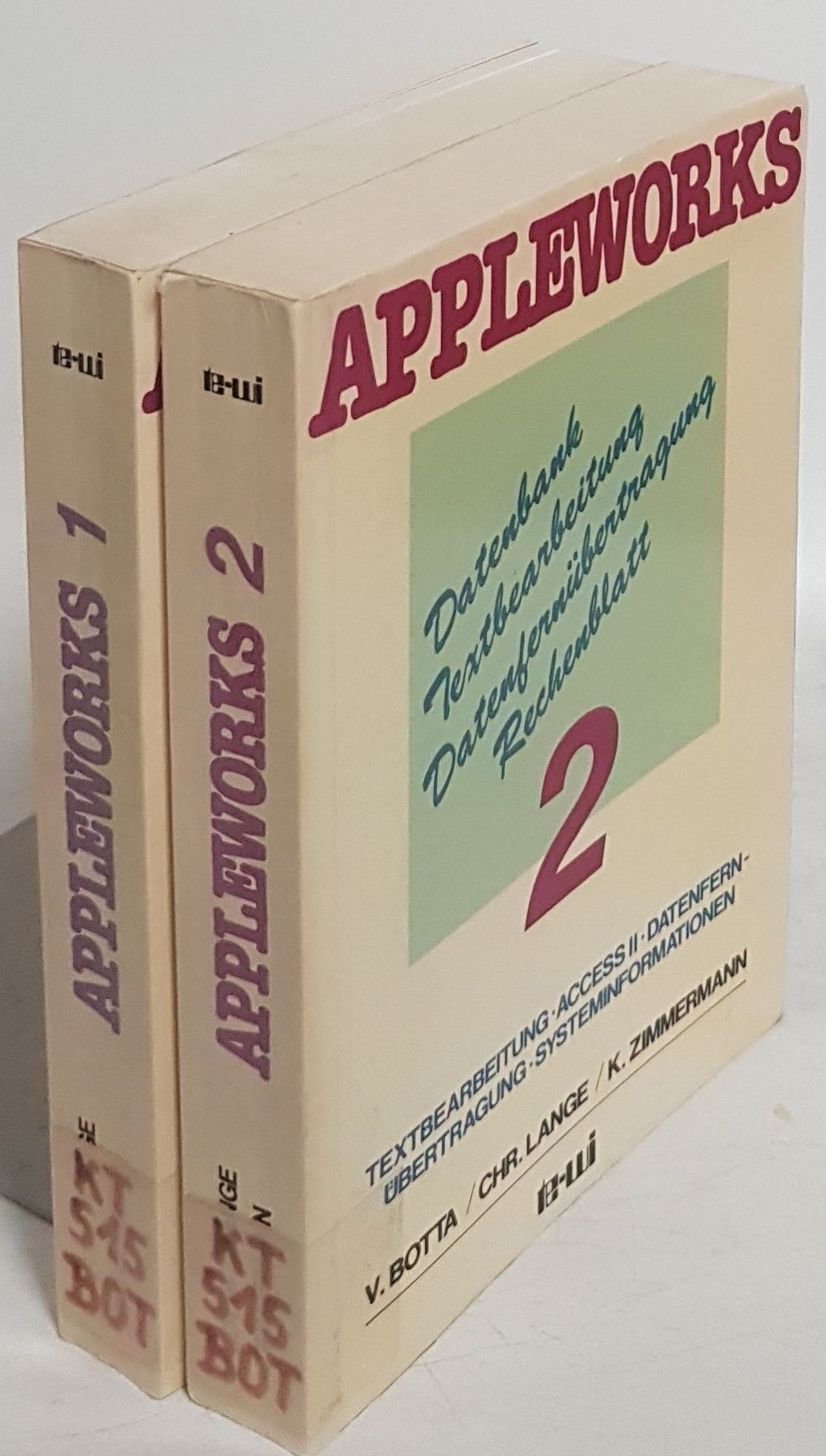 Appleworks (2 Bände KOMPLETT) - Bd.1: Systemaufbau, Datenbank, Schreibtischmanager, Rechenblatt/ Bd.2: Textbearbeitung, Access II, Datenfernübertragungs-Systeminformationen