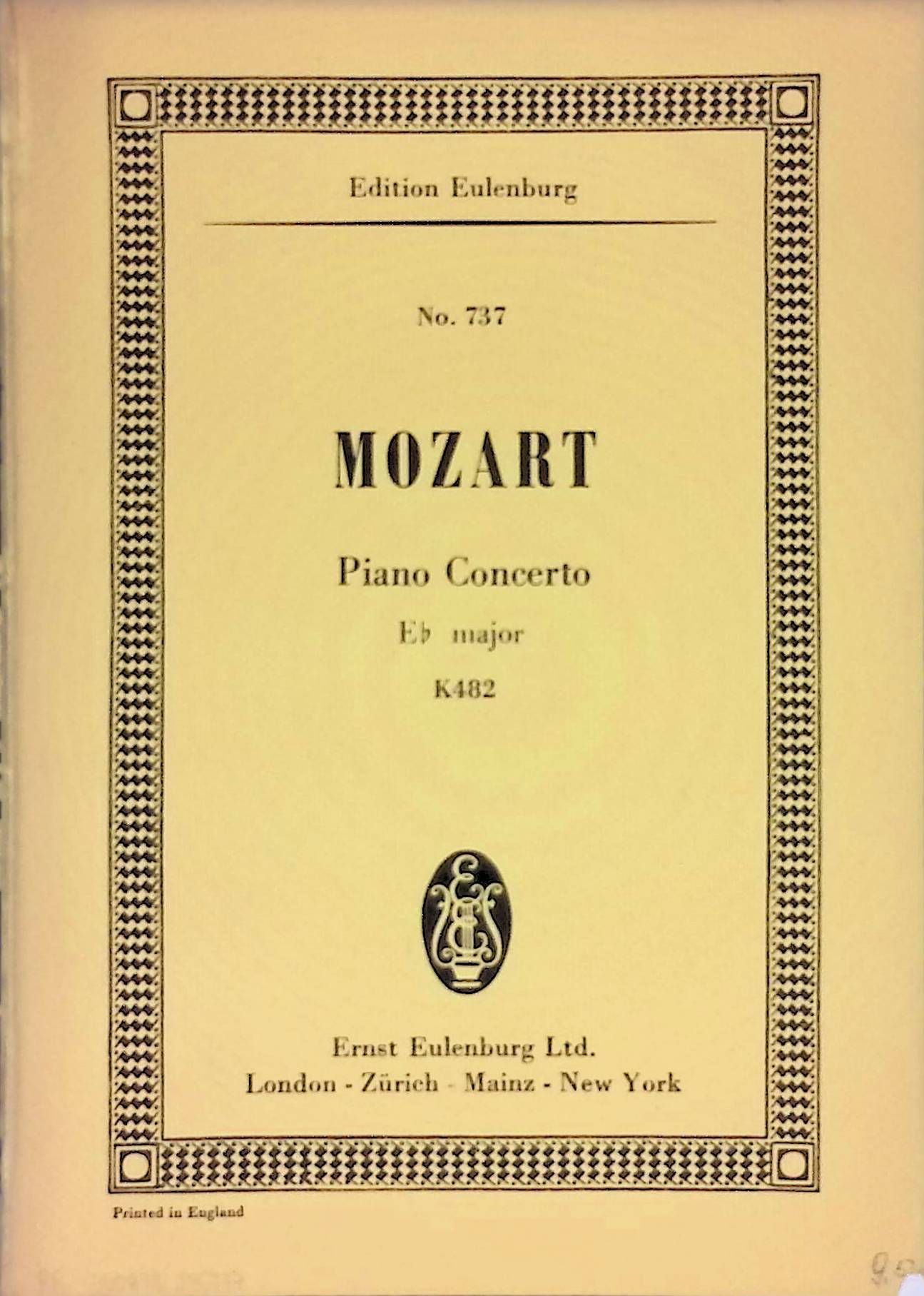 Concerto E flat major for Pianoforte and Orchestra. K482. Edited by Friedrich Blume