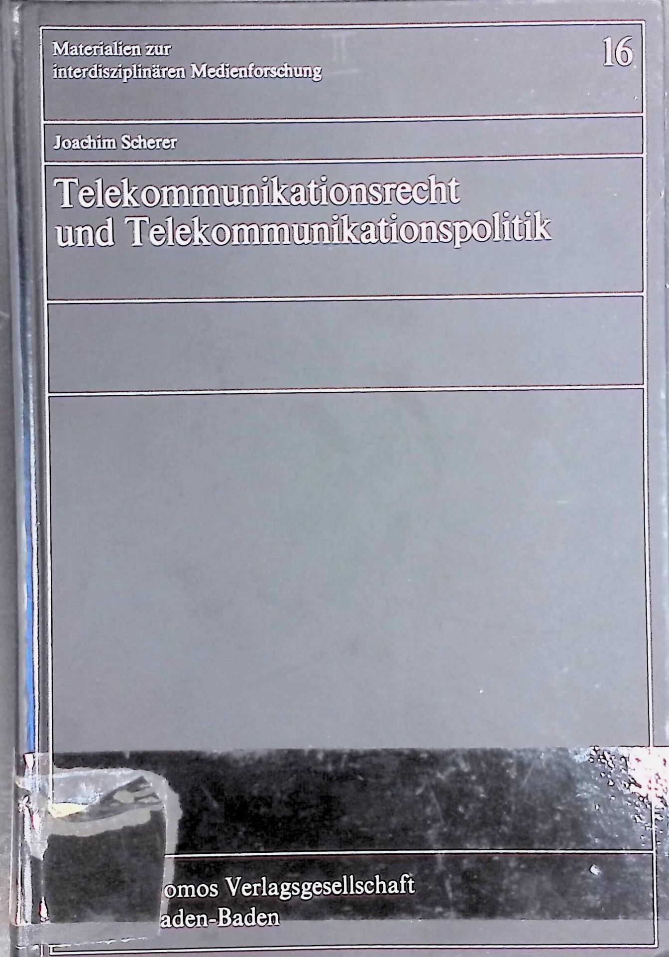 Telekommunikationsrecht und Telekommunikationspolitik : (Engl. summary) = Telecommunication law and politics
